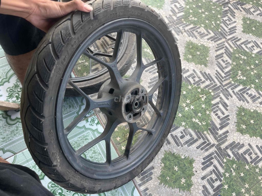 Mâm xe máy Honda Sonic Đen Hợp kim. Mua bán Phụ tùng xe tại Huyện Bắc Tân Uyên Bình Dương được đăng bởi Nguyễn Văn Đức hình 1