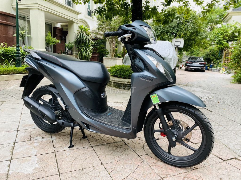 Honda Vision серый в оригинальном состоянии, 1 владелец с начала