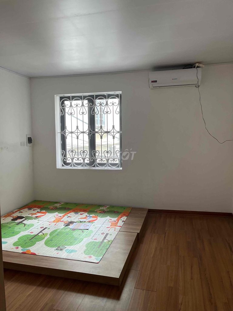 Cho thuê nhà 3 tầng ngõ 296 Lĩnh Nam