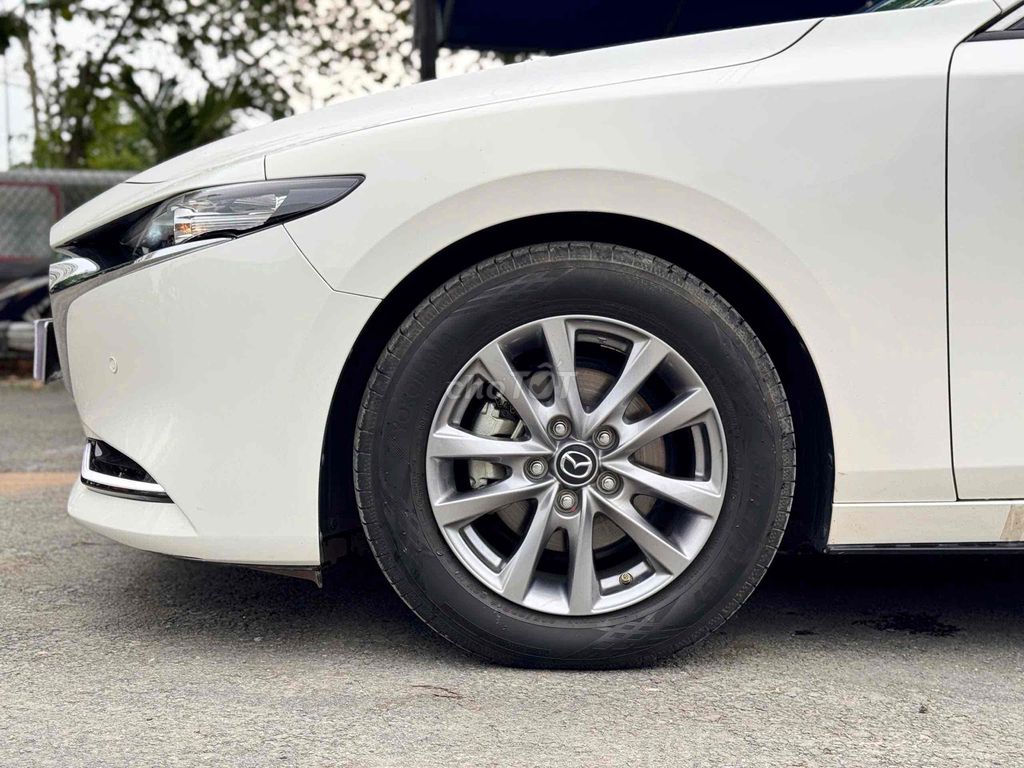 Mazda 3 1.5 Luxury - Sedan - 23.000km. Mua bán Ô tô tại Quận 8 Tp Hồ Chí Minh được đăng bởi Cửa hàng ô tô cũ TRUST CARS hình 6