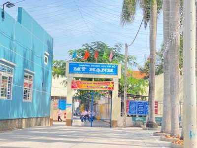 Bán Đất Ngay Chợ Đình Gần UBND Xã DT : 10x14 Shr Thổ Cư 100% Giá Rẻ. Mua bán đất tại Huyện Đức Hòa Long An được đăng bởi Lê Văn Tú