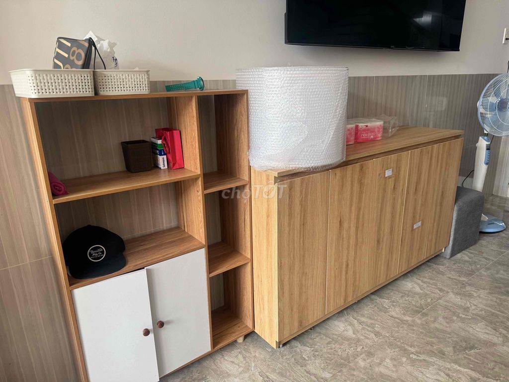 Tủ gỗ vàng gỗ thiết kế đơn giản. Mua bán Tủ, kệ gia đình tại Thành phố Nha Trang Khánh Hòa được đăng bởi Lotus Food hình 1