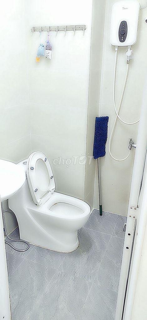Cho thuê phòng đầy đủ tiện nghi, có ban công (đúng như hình)