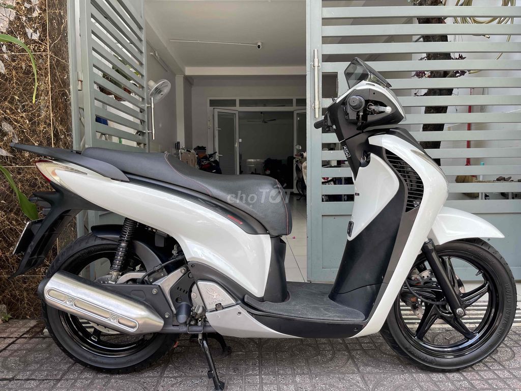 sh150i nhập ý xe đẹp , cứng cáp , máy ngon 92tr. Mua bán Xe máy tại Quận Tân Bình Tp Hồ Chí Minh được đăng bởi nguyễn thắng hình 1