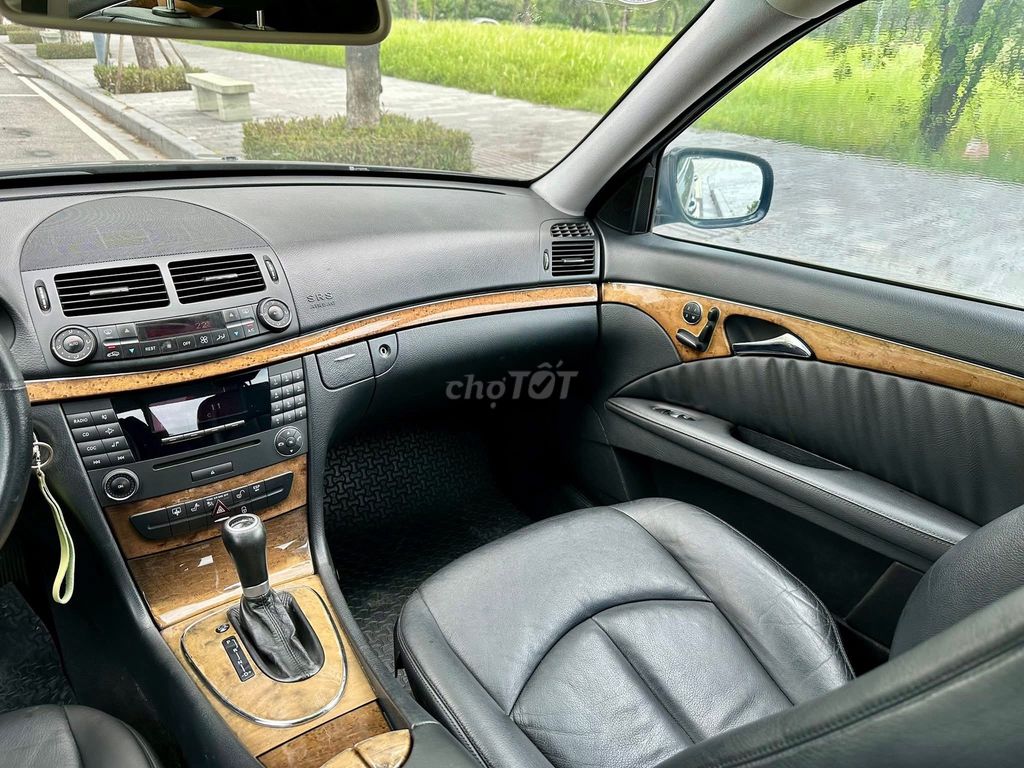 Mercedes Benz E Class 2008 E200 - 160000 km. Mua bán Ô tô tại Quận Hoàng Mai Hà Nội được đăng bởi Anh Tú hình 8