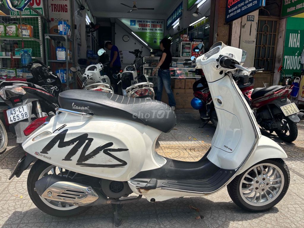 Vespa sprint trắng đen chính chủ. Mua bán Xe máy tại Quận Thanh Khê Đà Nẵng được đăng bởi Uyen hình 4