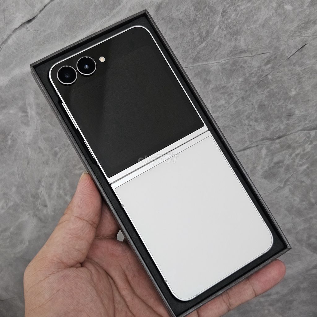 Samsung Galaxy Z Flip 7 FE VN Bạc BHH 12/11/2026. Mua bán Điện thoại tại Quận Thanh Khê Đà Nẵng được đăng bởi Cửa Hàng Vietphones Store hình 1