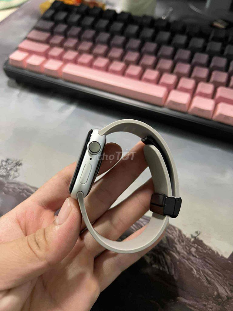 Apple Watch Series 4 Xám 40mm. Mua bán Thiết bị đeo thông minh tại Huyện Châu Phú An Giang được đăng bởi Công Hậu hình 1