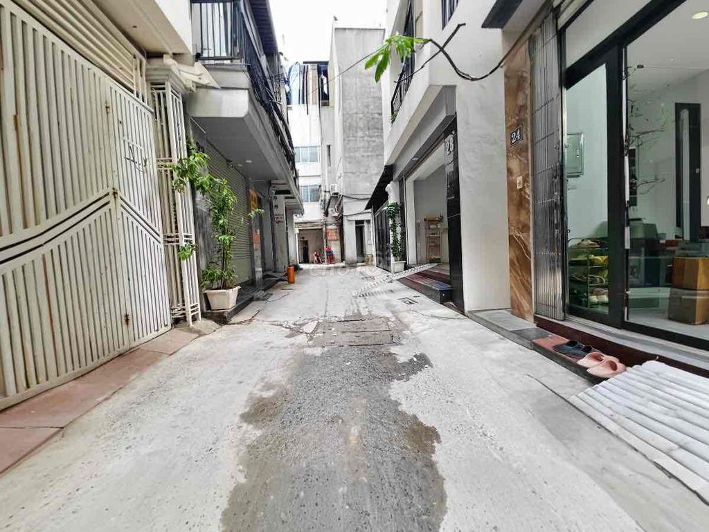 NHÀ ĐẸP PHỐ MINH KHAI THÔNG HOÀNG MAI FULL NỘI THẤT NHỈNH Ở SƯỚNG NGA