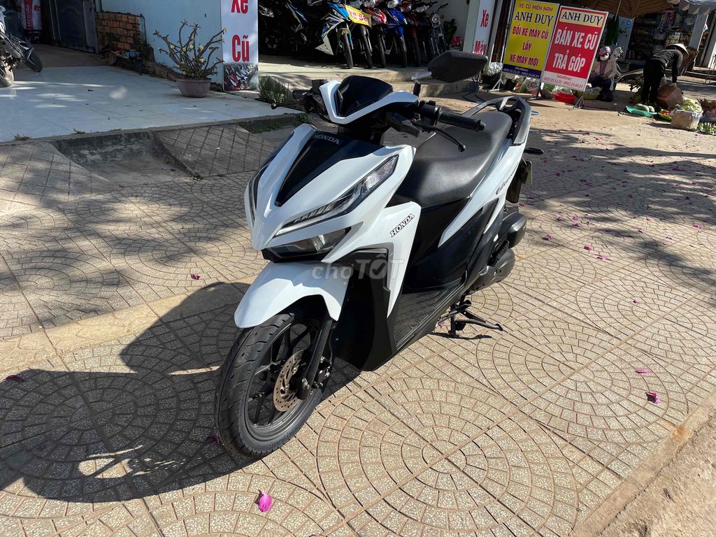 Bán Honda Vario trắng tinh khôi