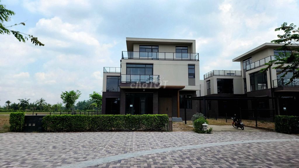 Biệt thự 579 m2 - KĐT Waterpoint - Vị trí đặc biệt chỉ 20 tỷ. Mua bán nhà ở tại Huyện Bến Lức Long An được đăng bởi Nguyễn Đức Thành hình 2