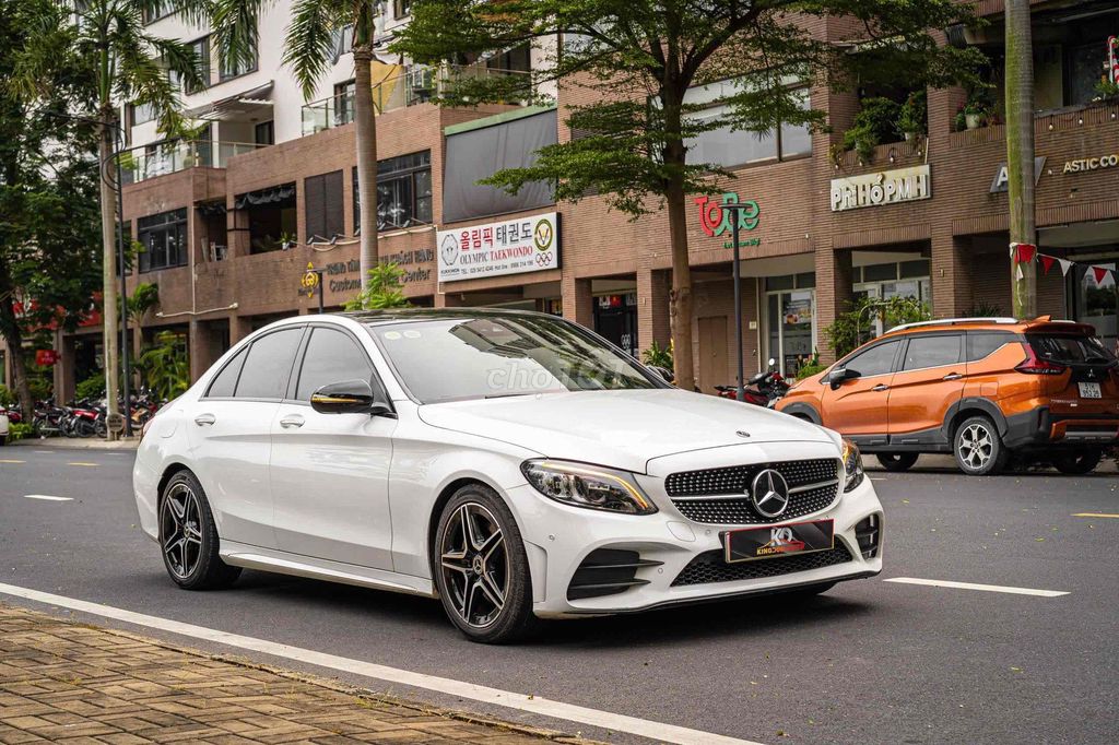 C300_AMG Sx 2021 màu trắng cá nhân 1 chủ siêu lướt. Mua bán Ô tô tại Quận 7 Tp Hồ Chí Minh được đăng bởi Dương Phương hình 6