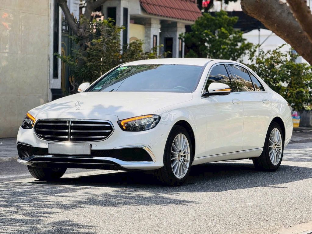 🔺MERCEDES E200 EXCLUSIVE MODEL 2024 BIỂN HCM. Mua bán Ô tô tại Quận 7 Tp Hồ Chí Minh được đăng bởi Tung hình 1