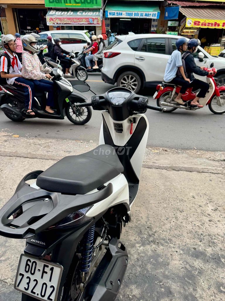 🟢🟢 SH 125 trắng đen 2015 xe đẹp chính  chủ có góp. Mua bán Xe máy tại Thành phố Biên Hòa Đồng Nai được đăng bởi XE MÁY CŨ THÀNH MỸ  hình 4