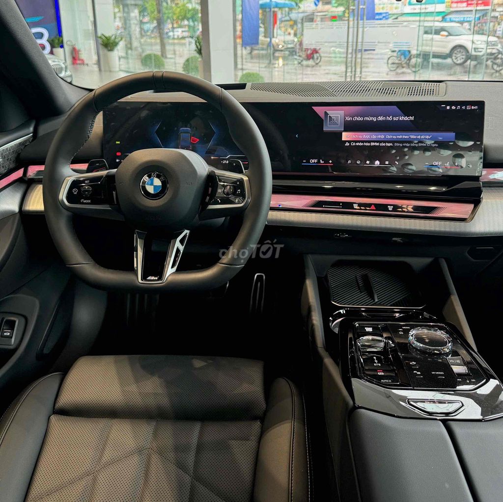 BMW 5 Series 530i M SPORT 2025. Mua bán Ô tô tại Quận Bình Tân Tp Hồ Chí Minh được đăng bởi Hồ Nhật Anh hình 2