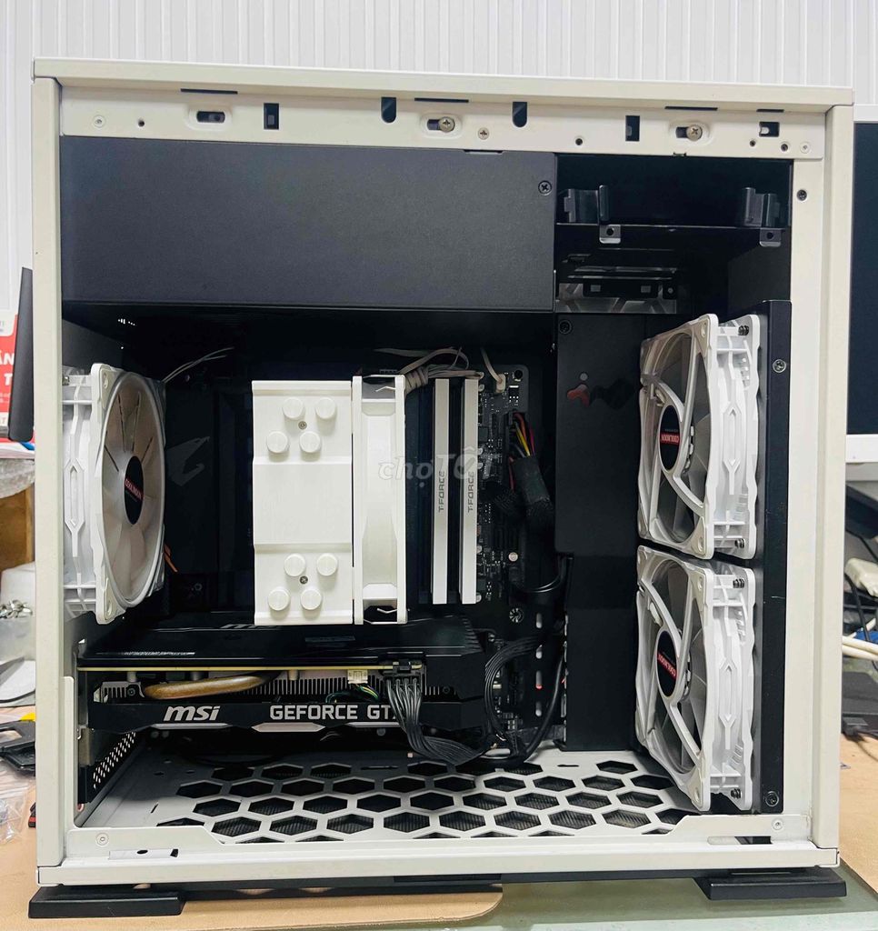 Case máy Aorus 10400F chiến game 1660ventus