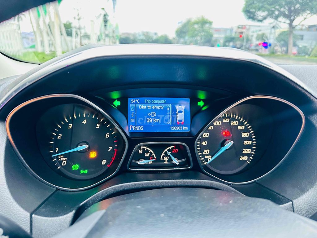 Ford Focus S Hatchback 2014 Trắng 126903 km. Mua bán Ô tô tại Quận Cẩm Lệ Đà Nẵng được đăng bởi Chị Hà hình 9