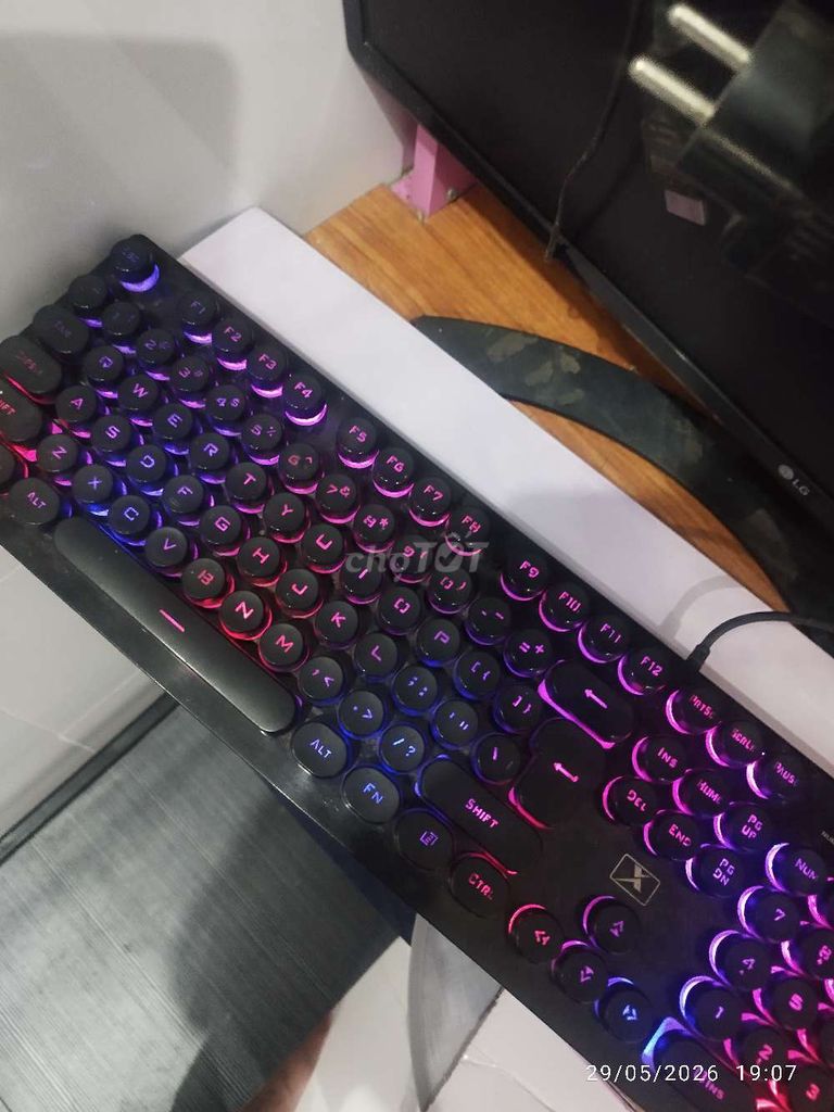 Bàn phím giả cơ Đen RGB đã dùng. Mua bán Phụ kiện (Màn hình, Chuột...) tại Huyện Hòn Đất Kiên Giang được đăng bởi Tuấn Ng Vũ hình 1