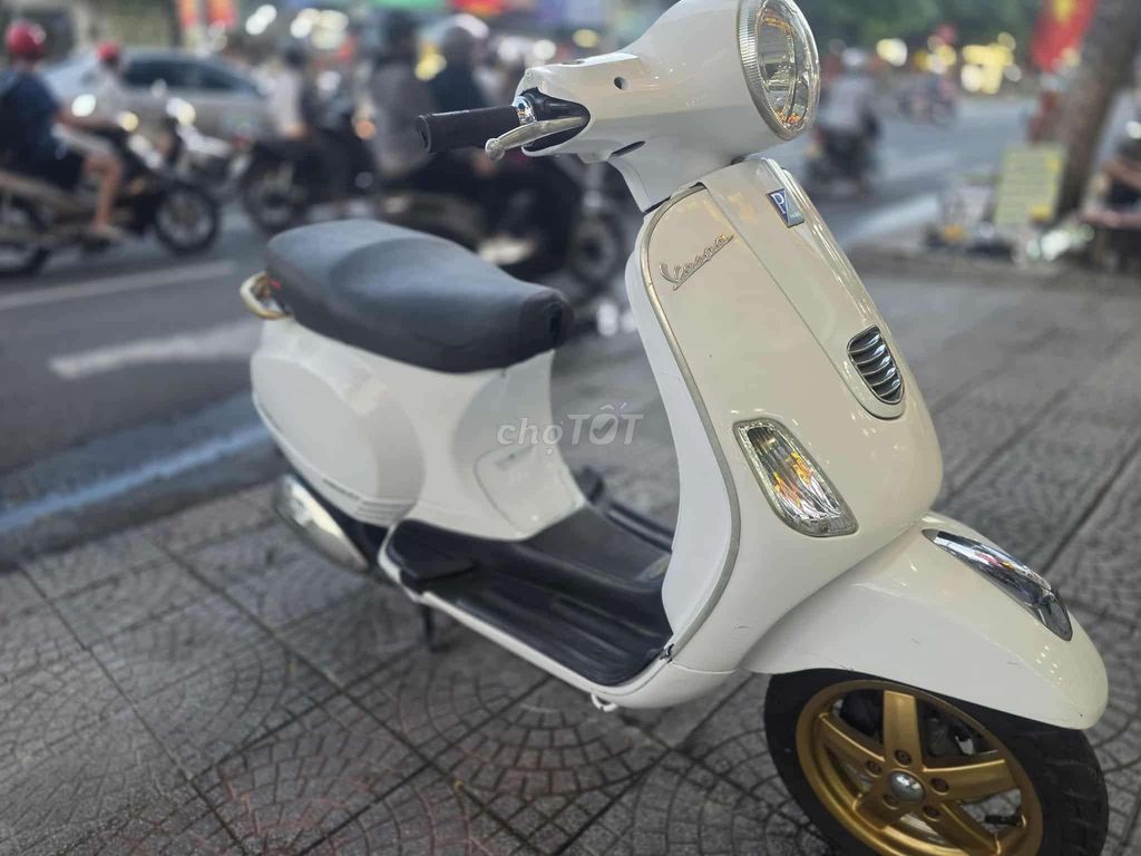 Vespa 3v ie. Mua bán Xe máy tại Quận Liên Chiểu Đà Nẵng được đăng bởi Mua Bán Xe Máy Cũ Quốc Thanh hình 5