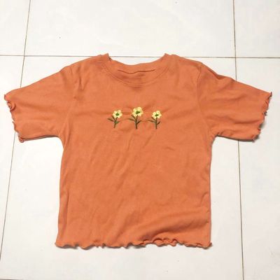 Áo croptop hoa màu cam. Mua bán Quần áo tại Quận 7 Tp Hồ Chí Minh được đăng bởi Thanh