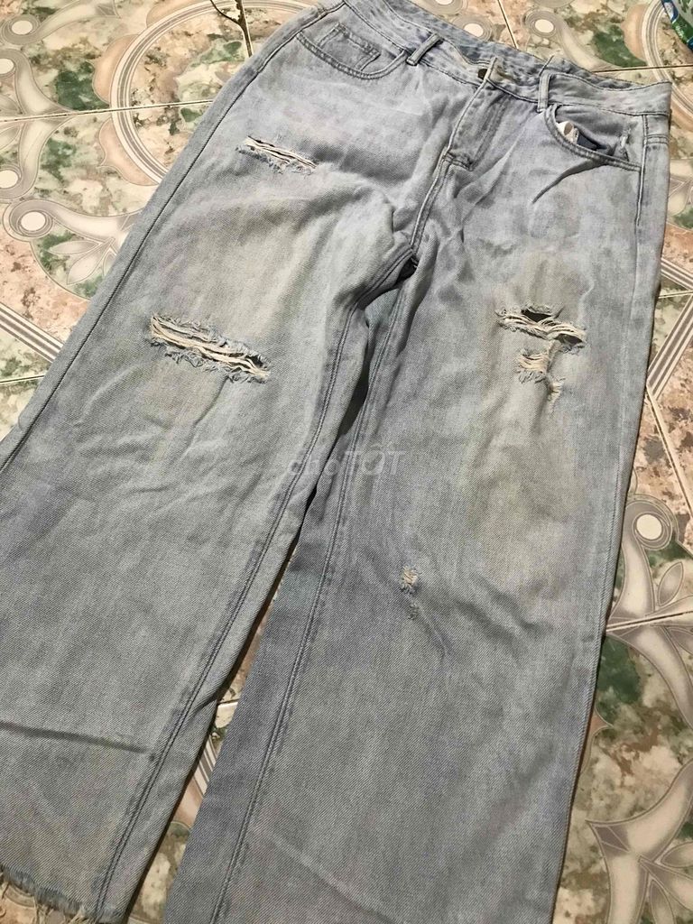 Quần jean rách kiểu eo 82 50k. Mua bán Quần áo tại Quận Tân Phú Tp Hồ Chí Minh được đăng bởi Lê Hà My hình 1
