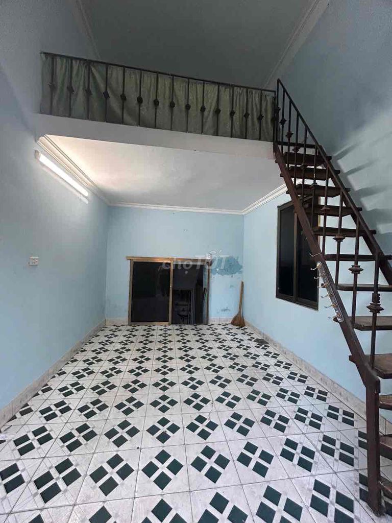 CHO THUÊ NHÀ NGUYÊN CĂN phố Tạ Quang Bửu  30m2 x4T giá 5.5 triệu /1th
