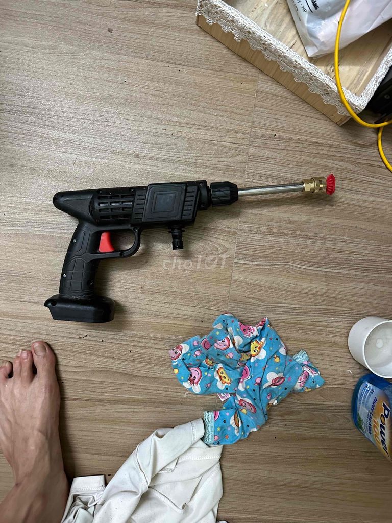 Máy rửa xe dùng Pin màu Đen. Mua bán Đồ chuyên dụng, Giống nuôi trồng tại Huyện Kiến Thuỵ Hải Phòng được đăng bởi Bùi Đình Long hình 1