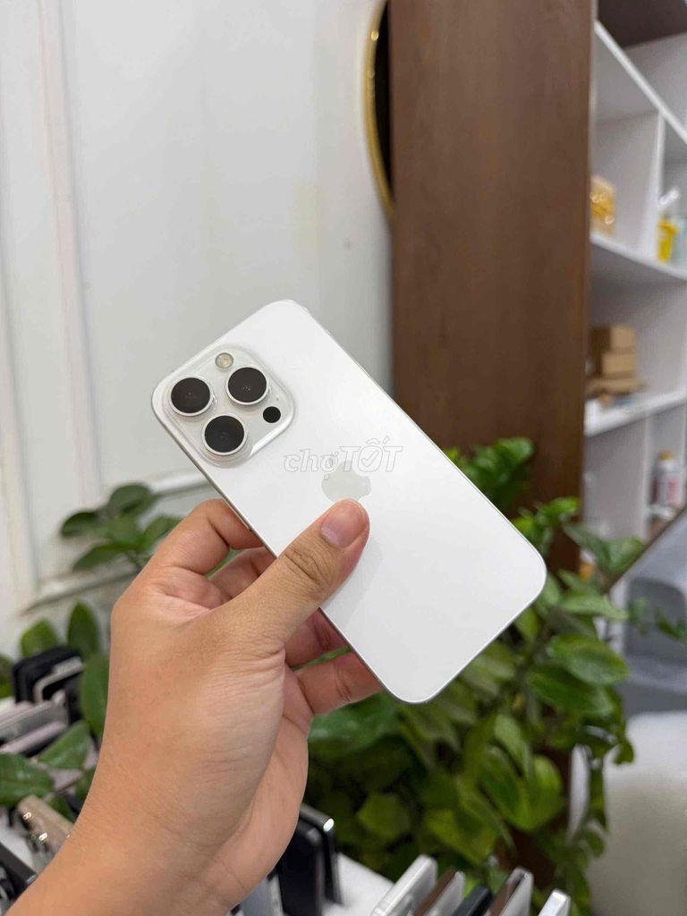 Apple iPhone 15 Pro 128GB Trắng 81%. Mua bán Điện thoại tại Quận Bình Thạnh Tp Hồ Chí Minh được đăng bởi Trần Thu hà hình 1