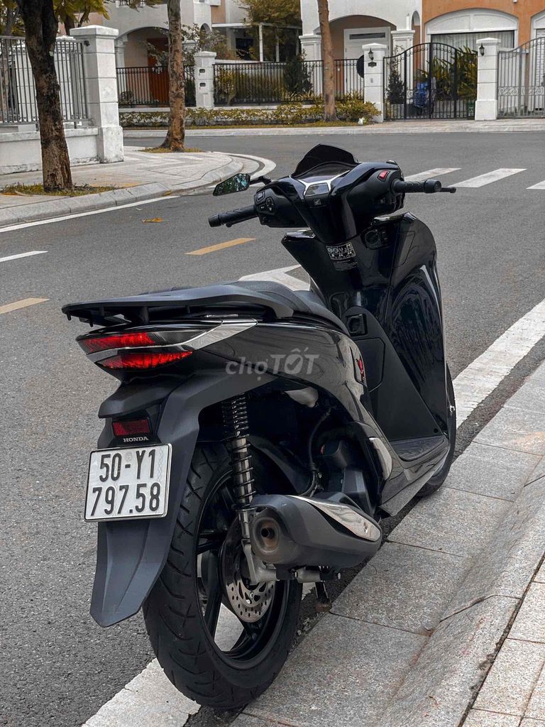 Хонда SH 125 CBS 2022 Черная отделка sh350