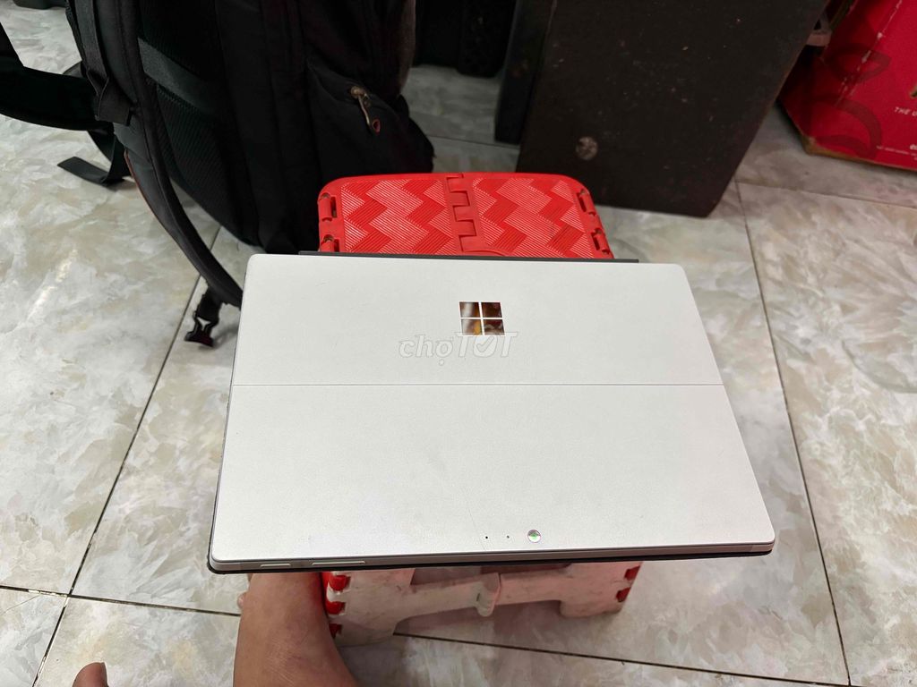 Microsoft Surface Pro 6 i5 8GB/128GB. Mua bán Laptop tại Quận 4 Tp Hồ Chí Minh được đăng bởi Robert hình 1