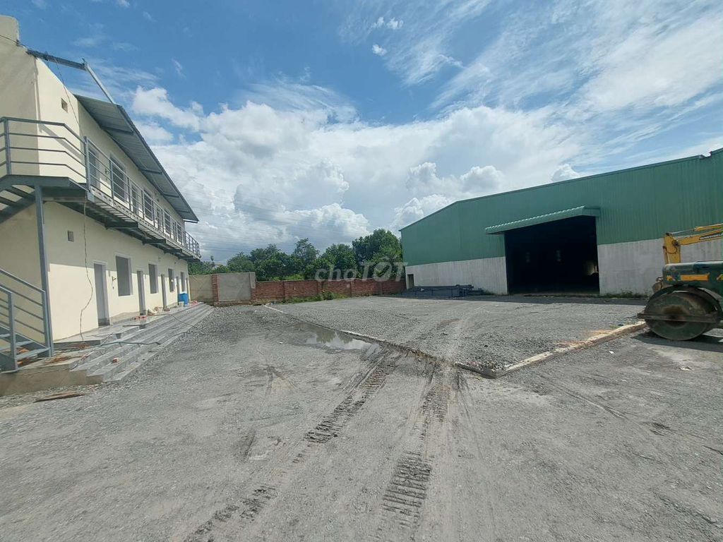 Cho thuê xưởng mới 3400m2.Đầy đủ pháp lý.Gần khu CN Nam Tân Uyên,BD