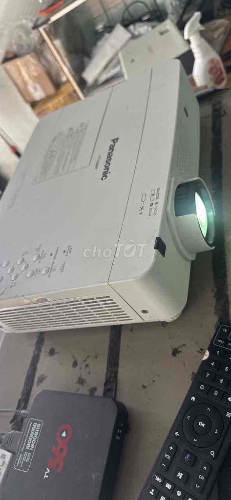 Máy chiếu Panasonic màu Trắng. Mua bán Đồ dùng văn phòng tại Thành phố Vũng Tàu Bà Rịa - Vũng Tàu được đăng bởi Đồ Điện Tử Gia Đình Vũng Tàu hình 1