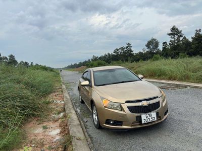 Ô tô Chevrolet Cruze 2011 số sàn màu vàng cát. Mua bán Ô tô tại Thị xã Bến Cát Bình Dương được đăng bởi lâm hiền 