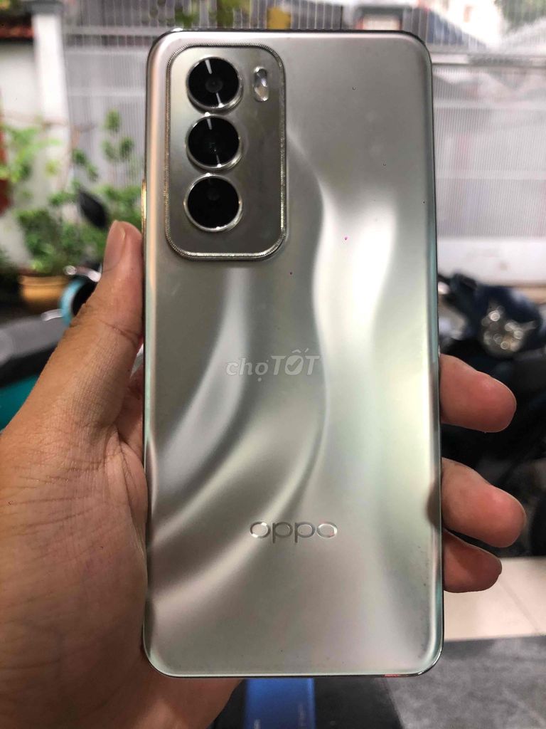 OPPO Reno12 5G Bạc 12GB/256GB. Mua bán Điện thoại tại Quận Tân Phú Tp Hồ Chí Minh được đăng bởi Tony Chung hình 1