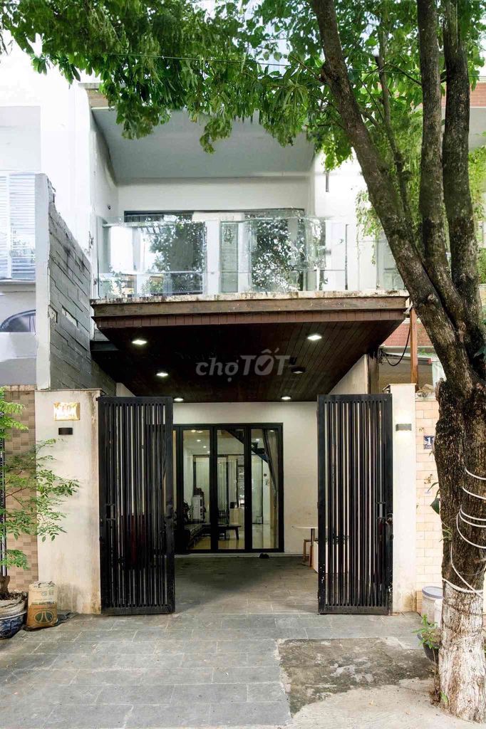 Аренда · 4 комн. · 85 м² · Quận Hải Châu, ул. Đường Phan Đăng Lưu