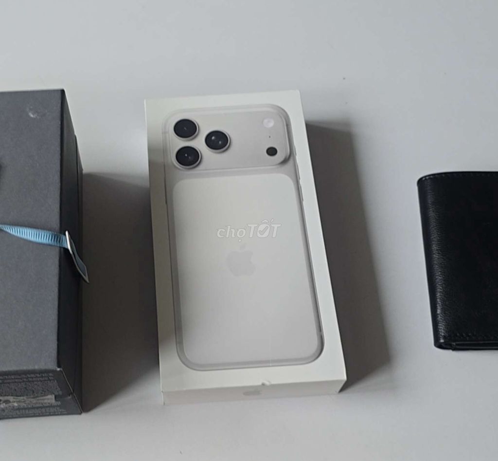 Apple 17 Promax 256GB Bạc Mỹ. Mua bán Điện thoại tại Quận Sơn Trà Đà Nẵng được đăng bởi Quân Đà Nẵng hình 1