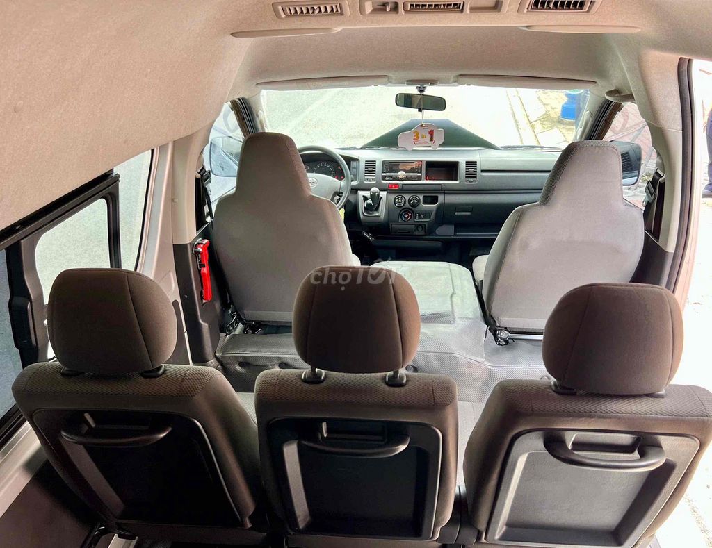 Bán Hiace dầu 3.0 2018 - Xe bảo dưỡng full hãng. Mua bán Ô tô tại Thành phố Thủ Đức Tp Hồ Chí Minh được đăng bởi Tấn Quang Toyota Đông Sài Gòn hình 7