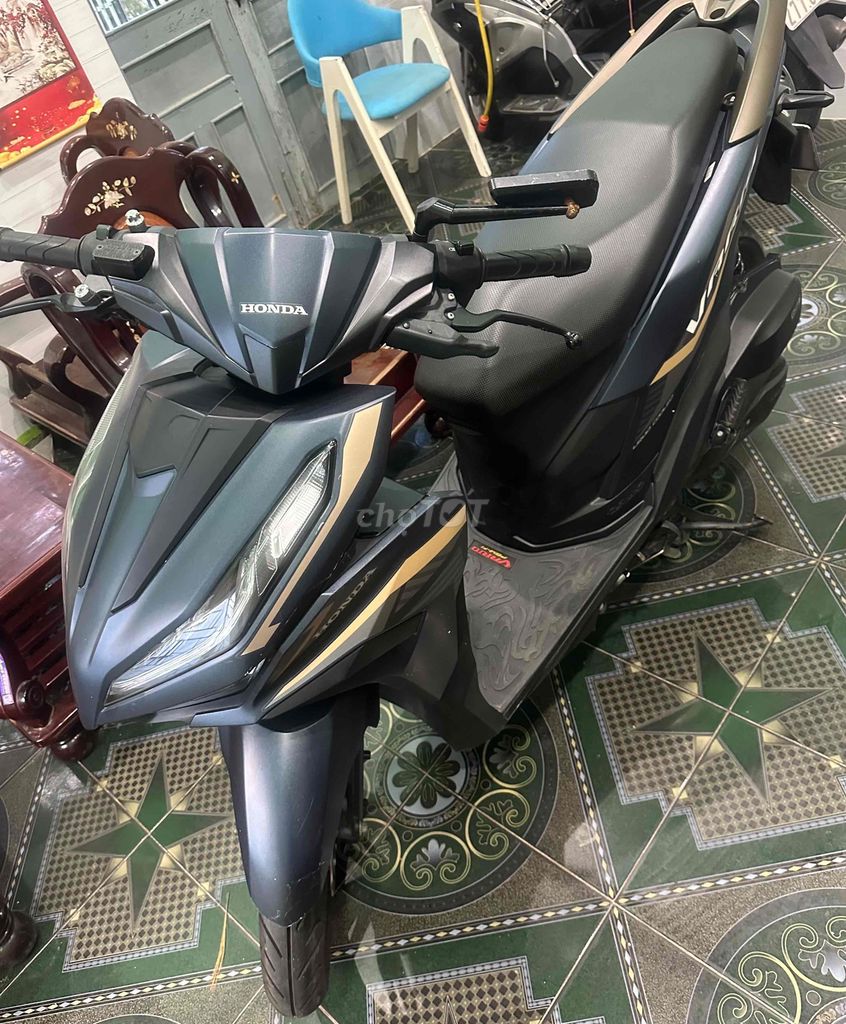 Honda Vario 2024 Сый Серого цвета