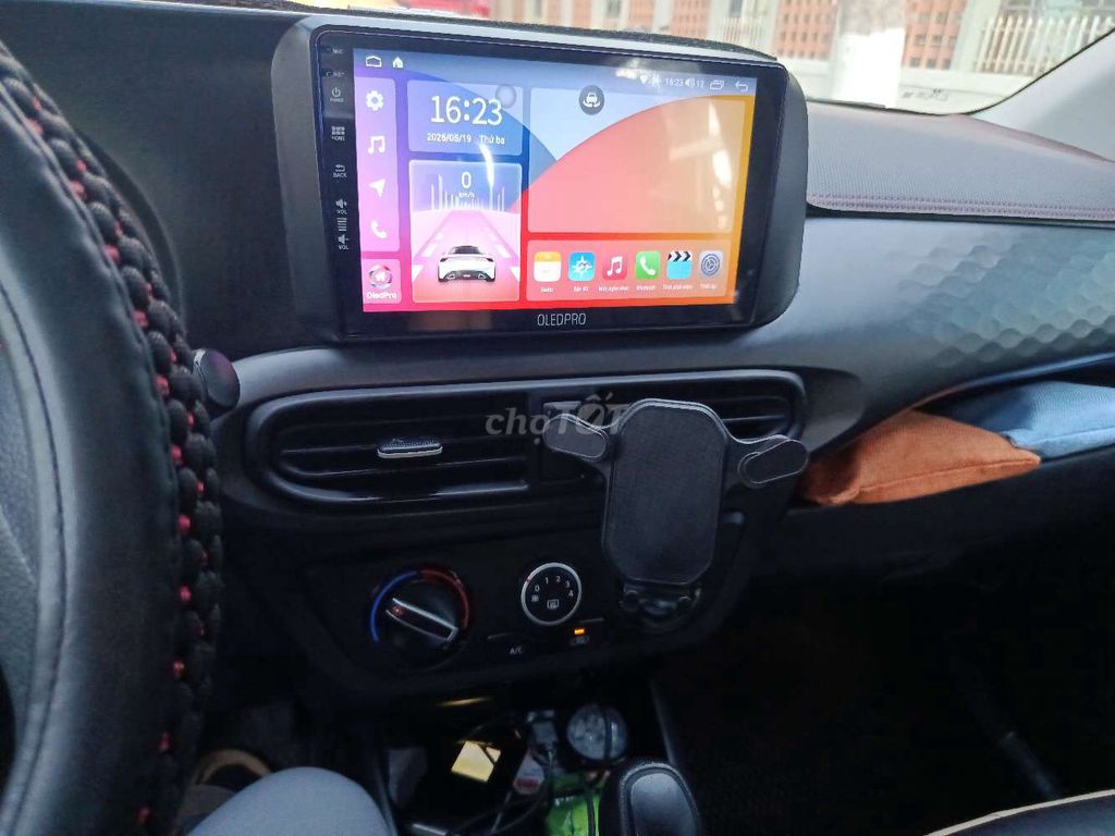 Хэтчбек Hyundai Grand i10, белый, 5 мест