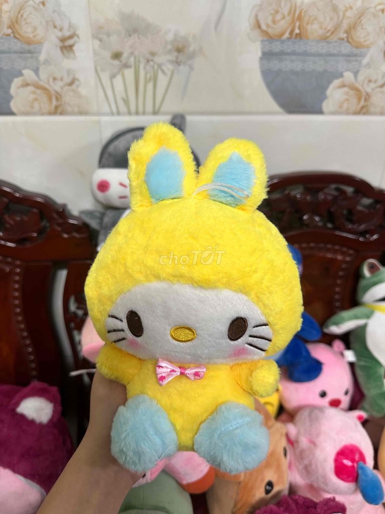 Gấu bông Hello Kitty