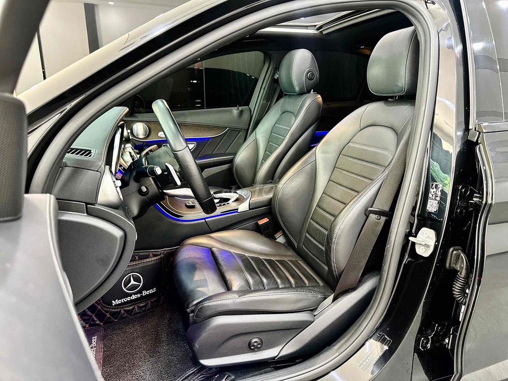 Mercedes Benz C Class 2019 C 300 AMG - 58000 km. Mua bán Ô tô tại Quận 7 Tp Hồ Chí Minh được đăng bởi Hoàng Anh Tuấn hình 16