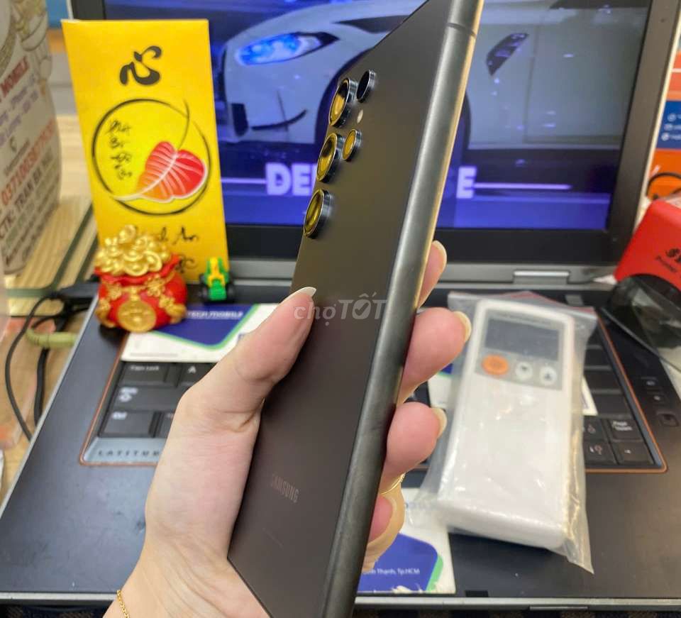 Samsung Galaxy S24 Ultra Đen 256GB. Mua bán Điện thoại tại Quận 7 Tp Hồ Chí Minh được đăng bởi Minh phương hình 1