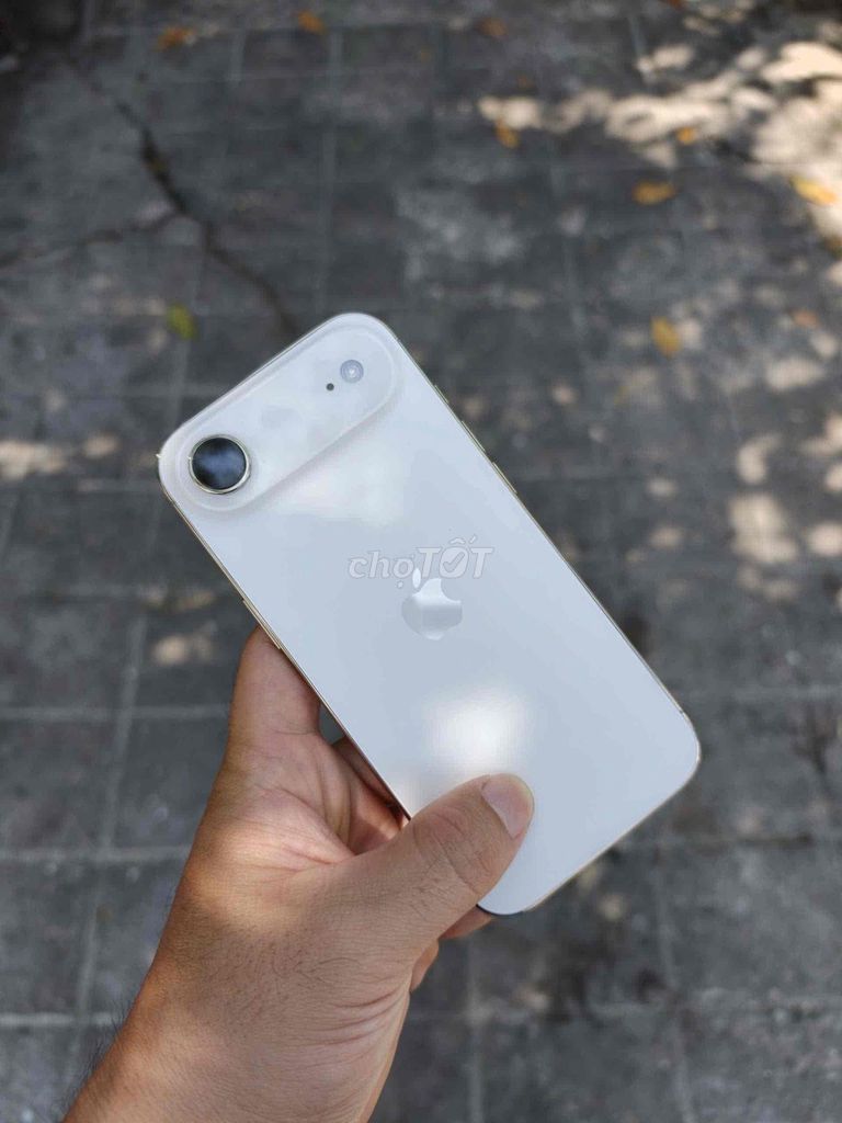 Apple iPhone Air 256GB VN/A sạc 60l. Mua bán Điện thoại tại Quận Ninh Kiều Cần Thơ được đăng bởi Nguyễn Toàn hình 1