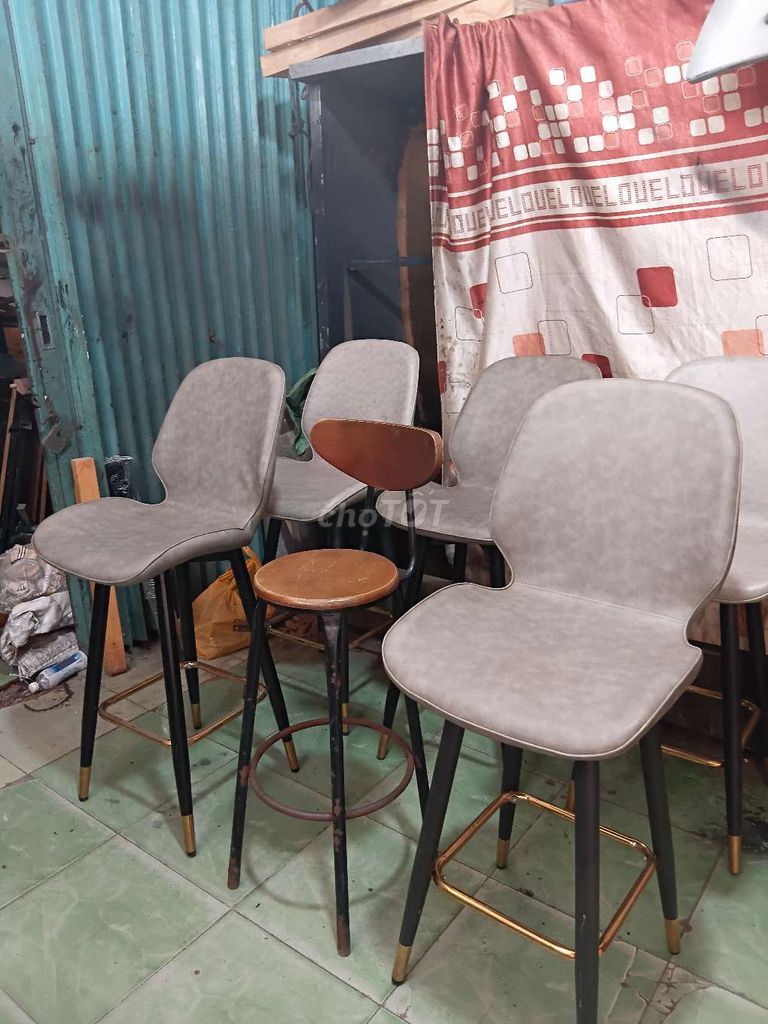 24c ghế quầy bar,decor cao cấp,còn rất mới. Mua bán Bàn ghế tại Quận Gò Vấp Tp Hồ Chí Minh được đăng bởi Bùi Văn Dũng hình 1