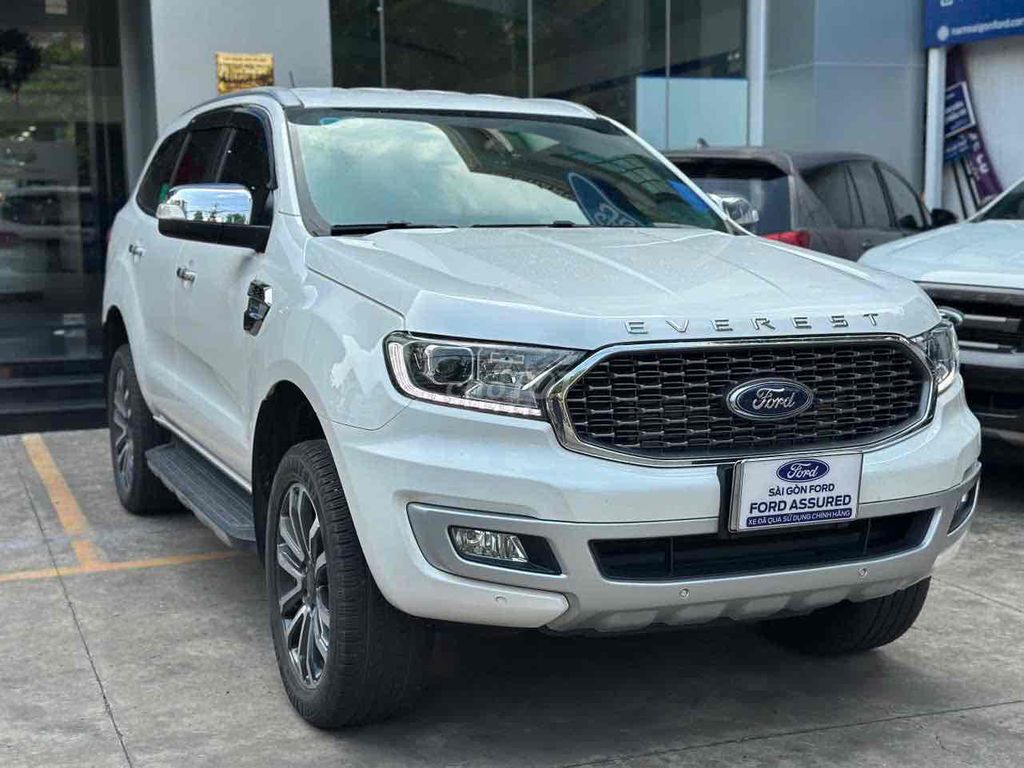 Hãng Ford bán Everest Titan 1 cầu 2022 máy Bi lướt