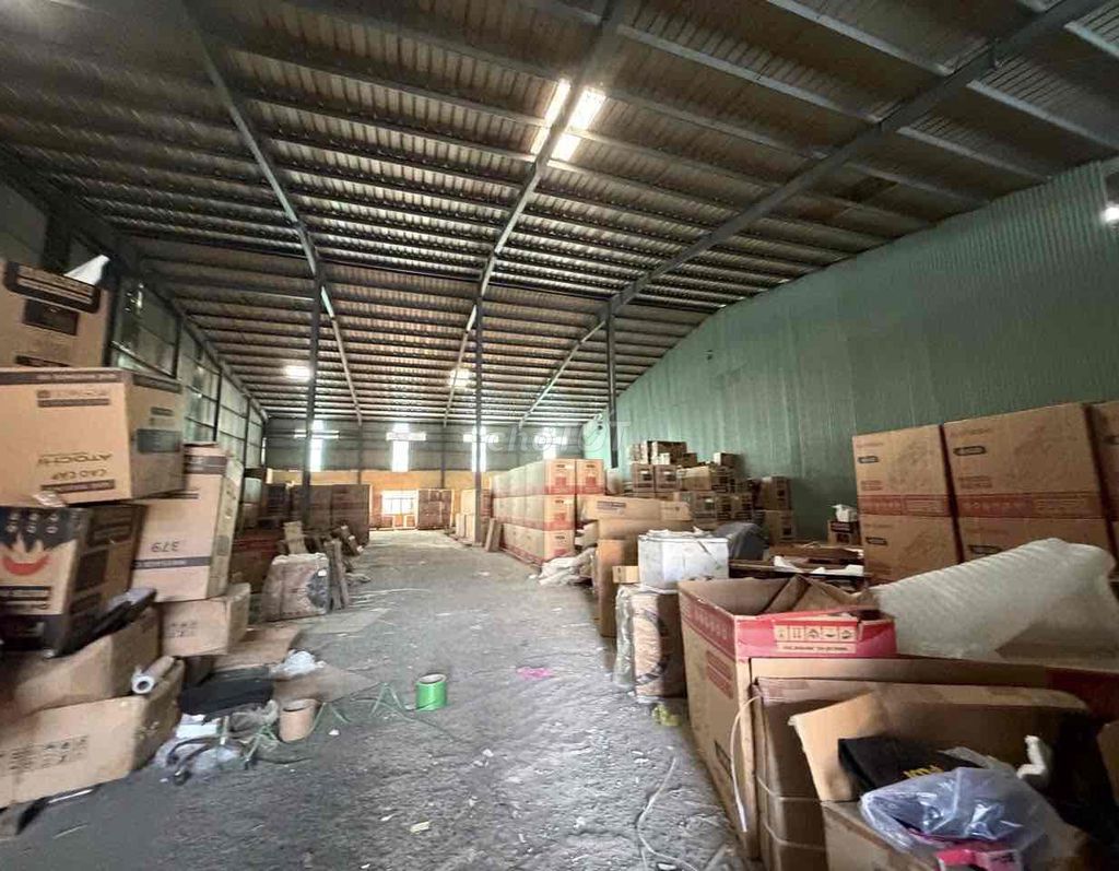 Cho thuê hẻm xe công  Luỹ Bán Bích 960m giá 115tr