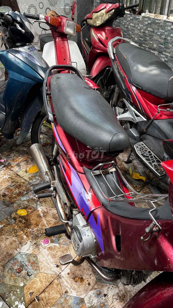 Honda Wave 110 красный, чистый, красивый, тихий мотор, готов к езде