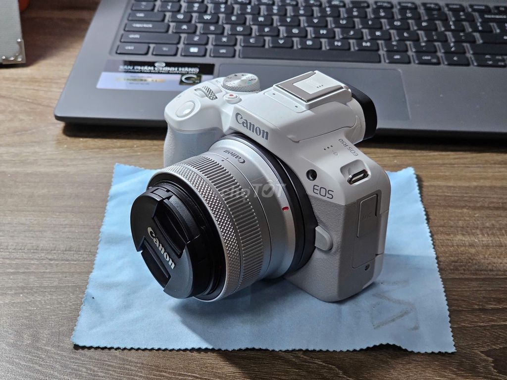 Máy ảnh Canon EOS R50 Trắng RF-S 18-45mm 4K. Mua bán Máy ảnh, Máy quay tại Thành phố Vũng Tàu Bà Rịa - Vũng Tàu được đăng bởi Lúa Nữa hình 1