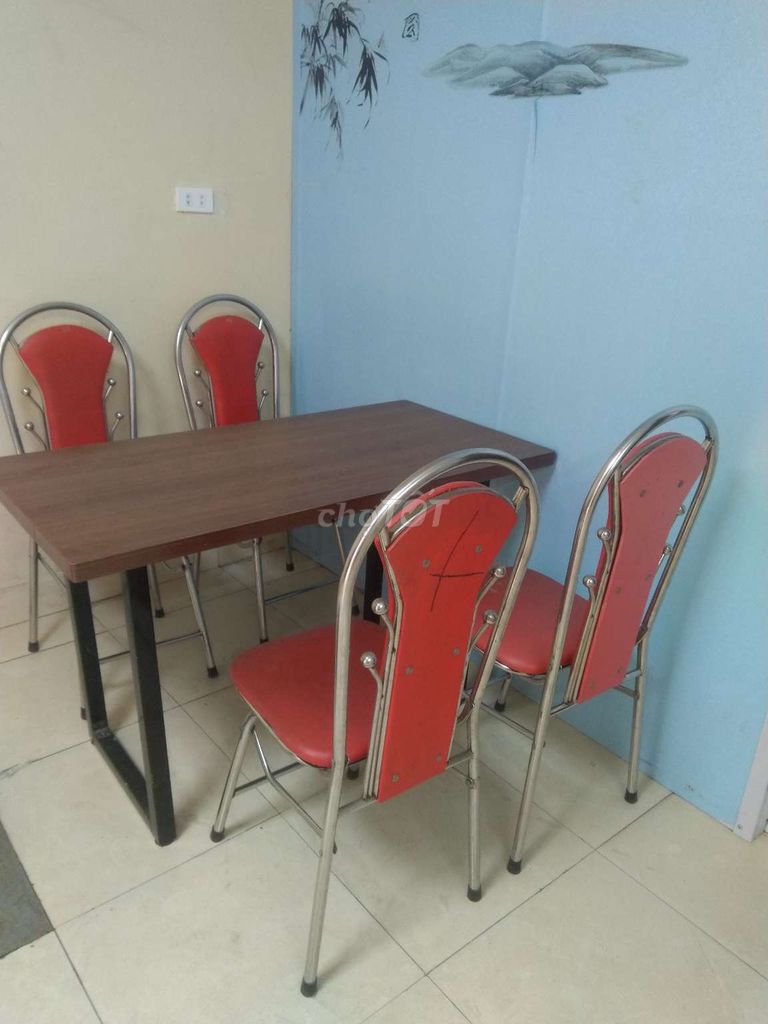Bán bộ bàn ,ghế đẩu gỗ.. Mua bán Bàn ghế tại Quận Hai Bà Trưng Hà Nội được đăng bởi Mr Bach hình 1