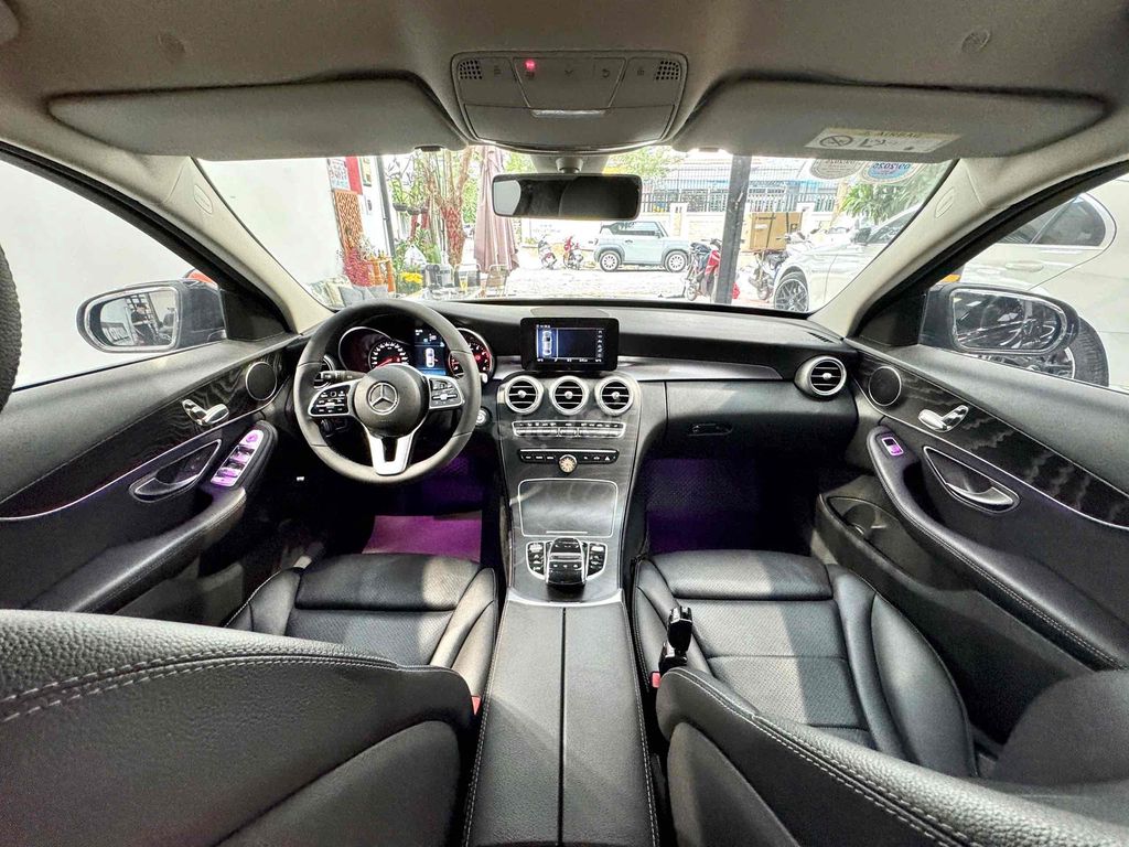 Mercedes Benz C200 FL model 2020 1 chủ. Mua bán Ô tô tại Quận 8 Tp Hồ Chí Minh được đăng bởi Khoa nguyễn hình 7